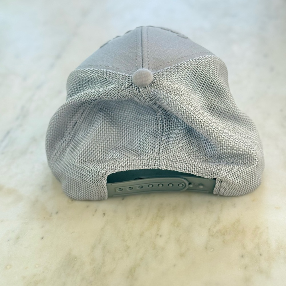 Elijah Craig Raised Logo Gray Baseball Trucker Cap - Picture 3 of 3